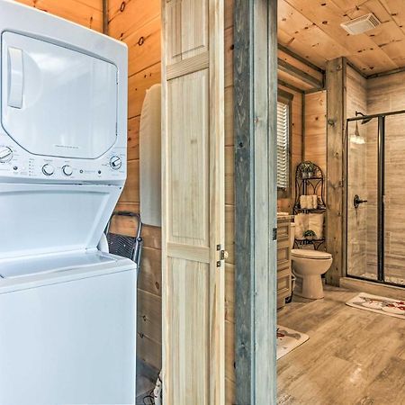 Smoky Mountain Hideaway With Hot Tub, Deck And Views! Villa Gatlinburg Kültér fotó