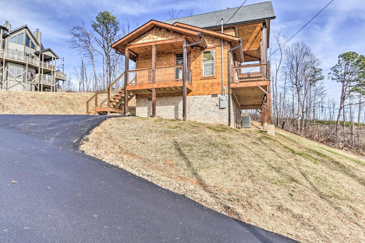 Smoky Mountain Hideaway With Hot Tub, Deck And Views! Villa Gatlinburg Kültér fotó